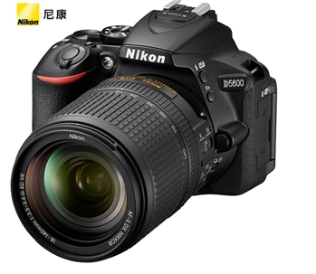 尼康（Nikon）D5600 单反机身 数码相机 （轻巧便携 WiFi连接 可翻转触摸屏）